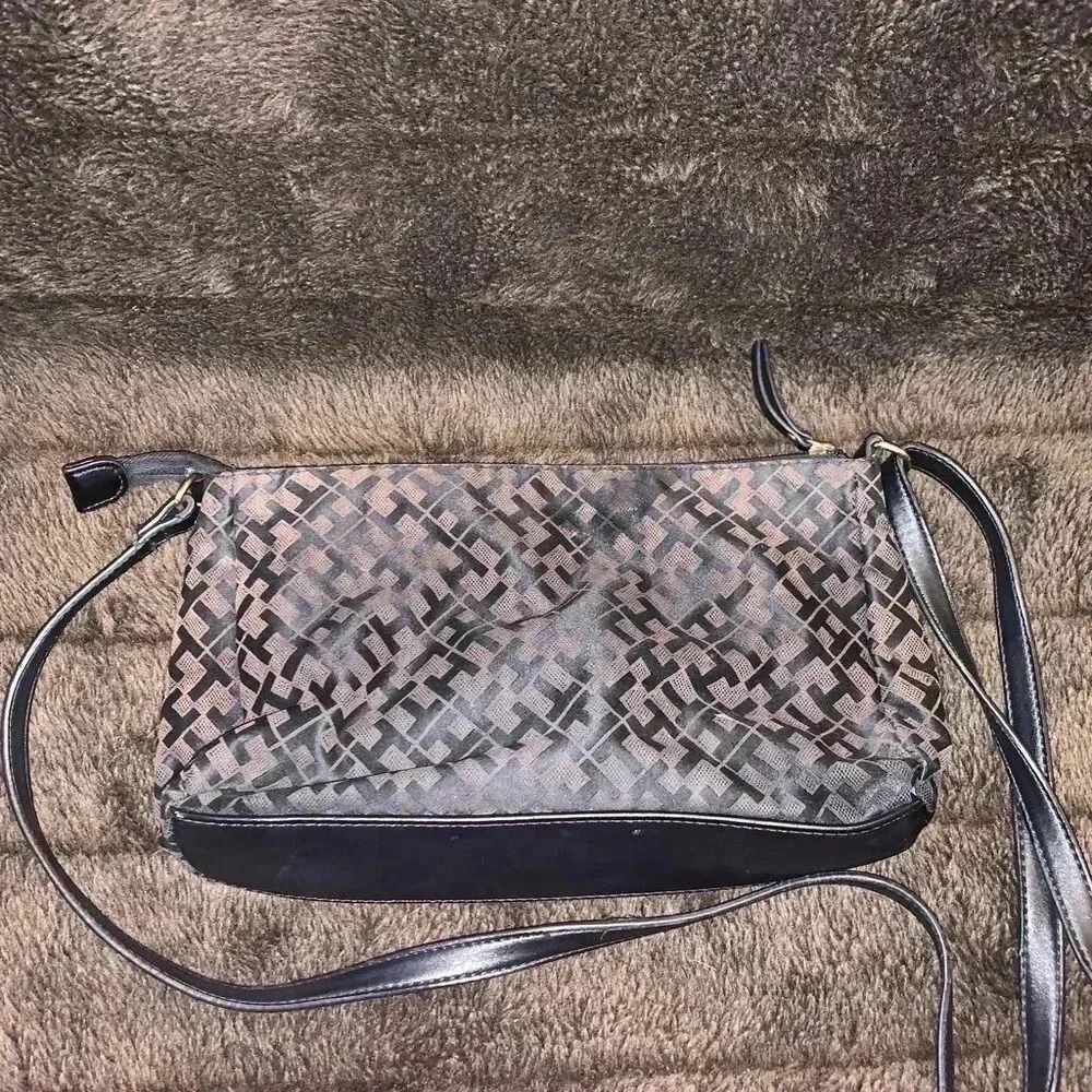 Tommy Hilfiger Black Logo Printed Crossbody Bag Purse - Picture 3 of 4